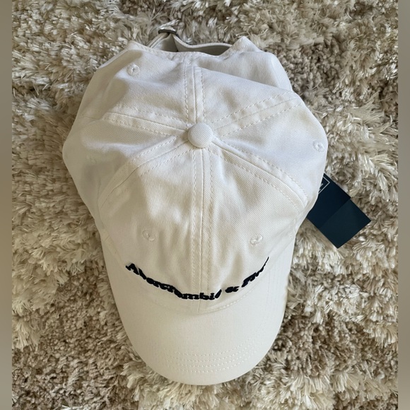 NWT Abercrombie & Fitch Men’s White Logo Baseball Cap - Picture 4 of 4